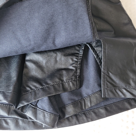 Black Vegan leather skirt Medium Dolls Kill - Picture 7 of 10